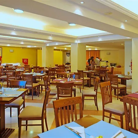 Corfu Hellinis מלון