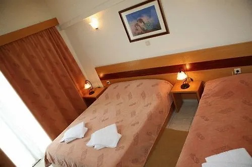 ελληνίς Ξενοδοχείο 3*